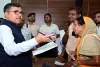 Bokaro News: समाहरणालय में आयोजित लोक संवाद कार्यक्रम में उपायुक्त ने सुनीं नागरिकों की समस्याएं