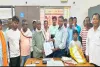 Jharkhand News: जाहेर स्थान में गाय की बलि का आरोप, ग्रामीणों ने ग्राम प्रधान को हटाने की उठाई मांग