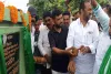 Deoghar News: जल संसाधन मंत्री हफीजुल हसन ने मधुपुर में 11 करोड़ की सात सड़कों का किया शिलान्यास