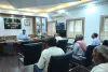 Deoghar News: अंचल स्तर पर लंबित मामलों पर उपायुक्त सख्त, अधिकारियों को दिए समयबद्ध निष्पादन निर्देश