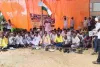 Palamu News: हरिहरगंज में बिजली संकट पर जनाक्रोश, विद्युत कार्यालय का घेराव, 24 घंटे बिजली की मांग