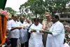 Politics News: दिशोम गुरु शिबू सोरेन की प्रथम पुण्यतिथि पर पाकुड़ एसपी ने दी श्रद्धांजलि
