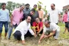 Hazaribagh News: ‘एक पेड़ माँ के नाम’ अभियान के तहत विधायक प्रदीप प्रसाद ने किया पौधारोपण