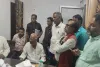 Hazaribagh News: सदर विधायक प्रदीप प्रसाद ने ली दस्तावेज नवीनों की सुध, उपायुक्त हेमंत सती से की बात
