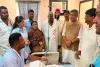 भाजपा प्रदेश अध्यक्ष आदित्य साहू ने एसजेएस अस्पताल में इंद्रजीत महतो से की मुलाकात