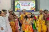 Koderma News: नन्हे कान्हा-राधा की मनमोहक छटा से सजा मंजुला शर्मा मेमोरियल एकेडमी, सांस्कृतिक प्रस्तुतियों ने जीता दिल