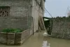 Sahebganj News: दियारा क्षेत्र के चासा टोला में गंगा के कहर से डूबे दर्जनों मकान