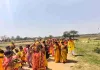 Deoghar News: साबेजोर गांव में भव्य जल यात्रा के साथ यज्ञ का शुभारंभ, श्रद्धालुओं की उमड़ी भीड़