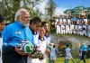 सिक्किम दौरे पर पीएम मोदी का अलग अंदाज़, गंगटोक में युवाओं संग खेला फुटबॉल, देखें वीडियो