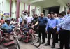 Bokaro News: समाहरणालय परिसर में  दिव्यांगजनों को बैटरी चालित ट्राईसाइकिल का किया गया वितरण 
