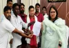 Palamu News: फोर्थ ग्रेड भर्ती में लिखित परीक्षा की मांग तेज़, छात्रों ने दी सामूहिक मुंडन की चेतावनी