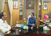 Hazaribagh News: विधायक प्रदीप प्रसाद ने डीसी से की मुलाकात, स्कूलों की मनमानी और ट्रैफिक जाम पर जताई कड़ी आपत्ति