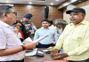 Bokaro News: 'हम आपको सुनते हैं' कार्यक्रम में उपायुक्त ने सुनीं जनता की फरियाद, त्वरित निष्पादन के निर्देश