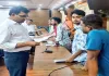 Bokaro News: जनता की समस्याओं पर सुनवाई, समाहरणालय में आयोजित 'हम आपको सुनते हैं' कार्यक्रम