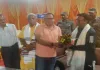 Hazaribagh News: क्रिकेट का रोमांच, ओमेगा कप T-10 नाइट टूर्नामेंट में मैदान पर उतरे उपायुक्त हेमंत सती