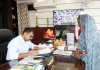 Koderma News: समाहरणालय में उपायुक्त का जनता दरबार, उत्कर्ष गुप्ता ने सुनीं आम जनता की समस्याएं