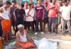 Dhanbad News: चीरागोड़ा श्मशान रोड के मैदान में मिला मोबाइल दुकानदार का शव, इलाके में तनाव