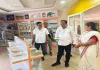 Hazaribagh News: विधायक प्रदीप प्रसाद पहुंचे पलाश मार्ट, स्वदेशी उत्पाद खरीदकर दिया ‘वोकल फॉर लोकल’ का संदेश