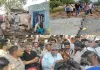 Dhanbad News: भू-धसान से भड़के ग्रामीणों ने किया सड़क जाम, रोजगार वाली जगह पर पुनर्वास की मांग