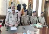 Pakur News: चाय दुकान की आड़ में बिक रही थी ब्राउन शुगर, पुलिस ने मारा छापा; दो गिरफ्तार