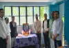 Koderma News: अधिवक्ता सूरज सिन्हा की माताजी की पुण्यतिथि पर निराश्रितों के बीच बंटी खाद्य सामग्री