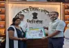 उपायुक्त रामनिवास यादव ने लाभुकों को सौंपे ड्राइविंग लाइसेंस, जून में 1,779 लाइसेंस जारी