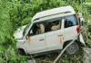 Sahebganj News: शिवगादी के पास श्रद्धालुओं से भरी टीयूवी नाले में गिरी, पश्चिम बंगाल के एक ही परिवार के 5 लोग घायल