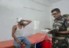 Dumka News: ऑटो सवार 4 लोगों ने की ट्रक हेल्पर की जमकर पिटाई, सिर में लगे टांके