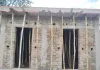 Pakur News: स्कूल में घटिया सामग्री से बन रहा शौचालय, बिना सूचना पट्ट के निर्माण पर उठे सवाल