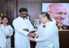 सीएम हेमंत सोरेन को ब्रह्माकुमारी निर्मला जी ने बांधा रक्षासूत्र, पवित्रता और भाईचारे का दिया संदेश