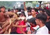 छात्रों के साथ मारपीट के विरोध में सड़क पर उतरे भाजपा कार्यकर्ता, पुलिस और कार्यकर्ताओं में तीखी धक्का-मुक्की