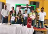 Koderma News: सेक्रेड हार्ट स्कूल में राखी निर्माण प्रतियोगिता, विद्यार्थियों ने जवानों के लिए बनाई आकर्षक राखियां