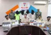 Koderma News: मोबाइल दुकान चोरी कांड का 24 घंटे में खुलासा, चार आरोपी गिरफ्तार