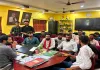 Giridih News: NCC छात्राओं से दुर्व्यवहार मामले में एबीवीपी और आजसू ने प्राचार्य से की वार्ता