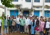 Dumka News: एस.पी. कॉलेज में सीट कटौती के खिलाफ छात्र समन्वय समिति की अनिश्चितकालीन तालाबंदी