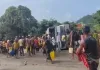 Koderma News: घाटी में पाम ऑयल लदा टैंकर पलटा, घायल चालक फंसा रहा, तेल लूटने में जुटी रही भीड़