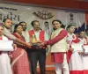Hazaribagh News: बड़ा अखाड़ा ठाकुरबाड़ी में गूंजा जनजातीय गौरव का स्वर, 80 स्टॉलों में दिखा महिला उद्यमिता का हुनर