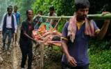 साहिबगंज में आज भी खटिया पर ढोए जा रहे मरीज, सड़क के अभाव में 4-5 किमी पैदल सफर
