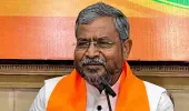 मरीज दवा के लिए भटक रहा, दूसरी तरफ सड़क किनारे फेंकी जा रही हैं दवाइयाँ, आखिर यह कैसी स्वास्थ्य व्यवस्था: बाबूलाल मरांडी