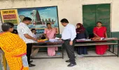 अनुमंडल पदाधिकारी, गिरिडीह,  धीरेंद्र कुमार ने विभिन्न मतदान केंद्रों का औचक निरीक्षण कर विशेष शिविरों की व्यवस्थाओं एवं SIR-2026 के तहत संचालित गतिविधियों का जायजा लिया