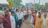 Giridih News: खनिज विधेयक के विरोध में झामुमो का प्रदर्शन, बनियाडीह में पीएम मोदी का पुतला फूंका