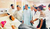 JPSC विवाद: राहुल क्रांति से अस्पताल में मिले भाजपा नेता, JPSC-JSSC छात्र आंदोलन को दिया समर्थन