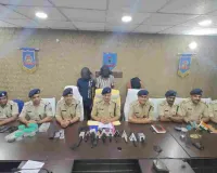 बोकारो: चोरी के कई मामलों का पुलिस ने किया उदभेदन, मोबाइल फोन व आभूषण समेत तीन आरोपी गिरफ्तार