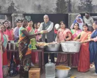 Koderma News: बिरहोर बस्ती और वृद्धाश्रम में किया गया खाद्य सामग्री वितरण