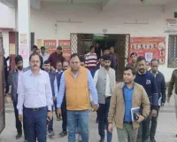 Koderma News: एडीआरएम ने की कोडरमा रेलवे स्टेशन पर यात्री सुविधाओं की स्थिति की समीक्षा