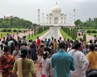 ताजमहल में VIP भीड़: ट्रंप जूनियर व 126 अंतरराष्ट्रीय अतिथि पहुंचे आगरा