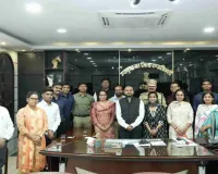 फाउंडेशन कोर्स के प्रशिक्षु अधिकारी कोडरमा पहुंचे, उपायुक्त ने किया स्वागत