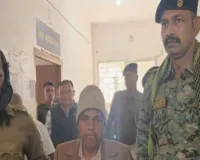 चैनपुर अंचल के बड़ा बाबू 5,500 रुपये रिश्वत लेते रंगे हाथ गिरफ्तार