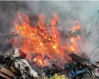 अचानक लगी आग ने छीनी जीवन भर की कमाई, मकान मालकिन बदहवास