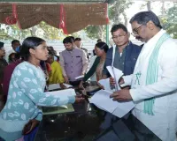 मुख्यमंत्री हेमन्त सोरेन से मिले आम नागरिक, सुनी समस्याएं